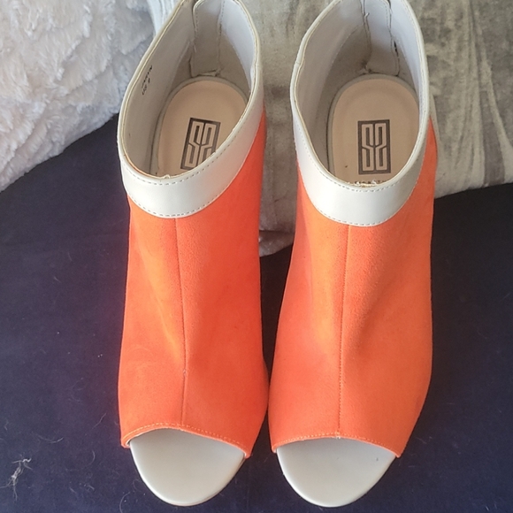 NEVER Wore Open-Toed Heel Booties - Picture 5 of 6